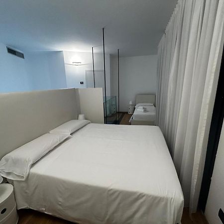Bb Hotels Aparthotel Isola Милано Екстериор снимка