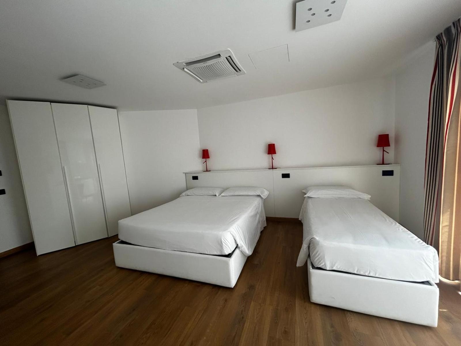 Bb Hotels Aparthotel Isola Милано Екстериор снимка
