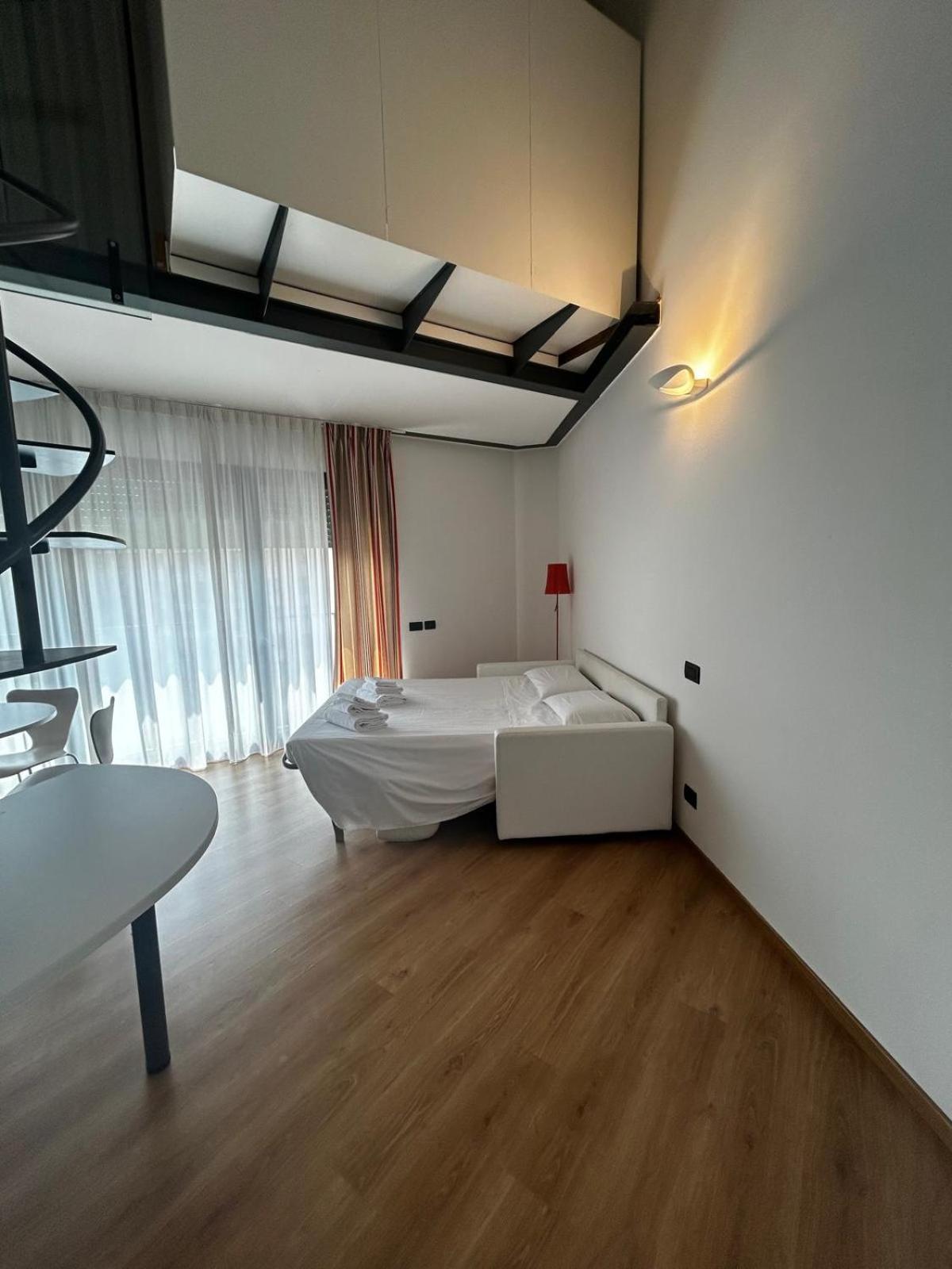 Bb Hotels Aparthotel Isola Милано Екстериор снимка
