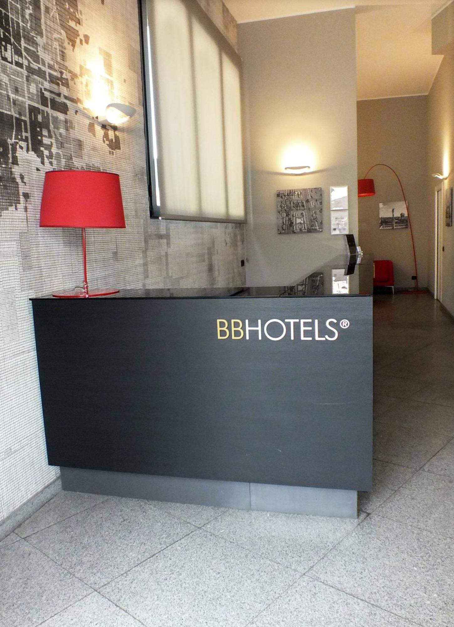 Bb Hotels Aparthotel Isola Милано Екстериор снимка