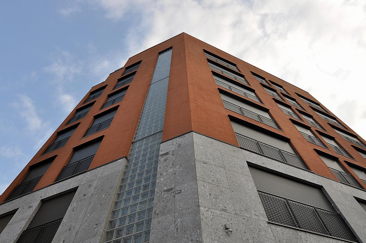 Bb Hotels Aparthotel Isola Милано Екстериор снимка