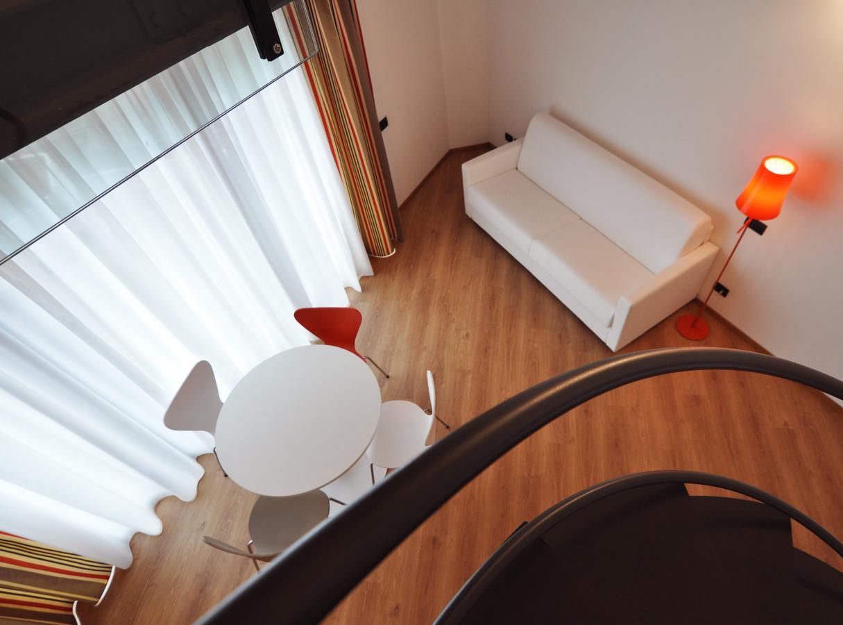 Bb Hotels Aparthotel Isola Милано Екстериор снимка