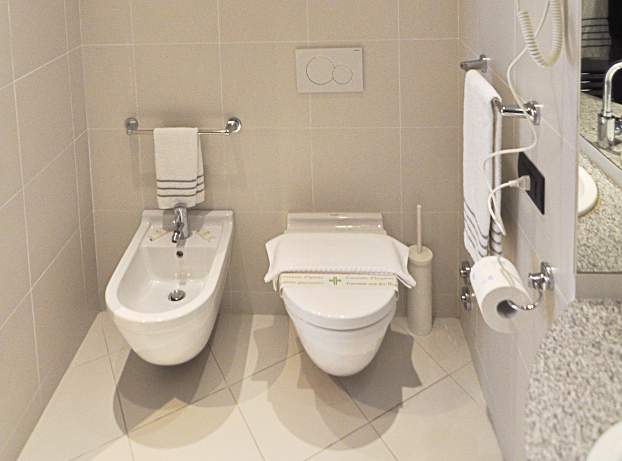 Bb Hotels Aparthotel Isola Милано Екстериор снимка