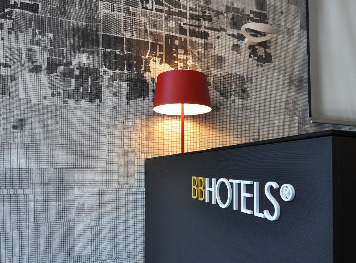 Bb Hotels Aparthotel Isola Милано Екстериор снимка