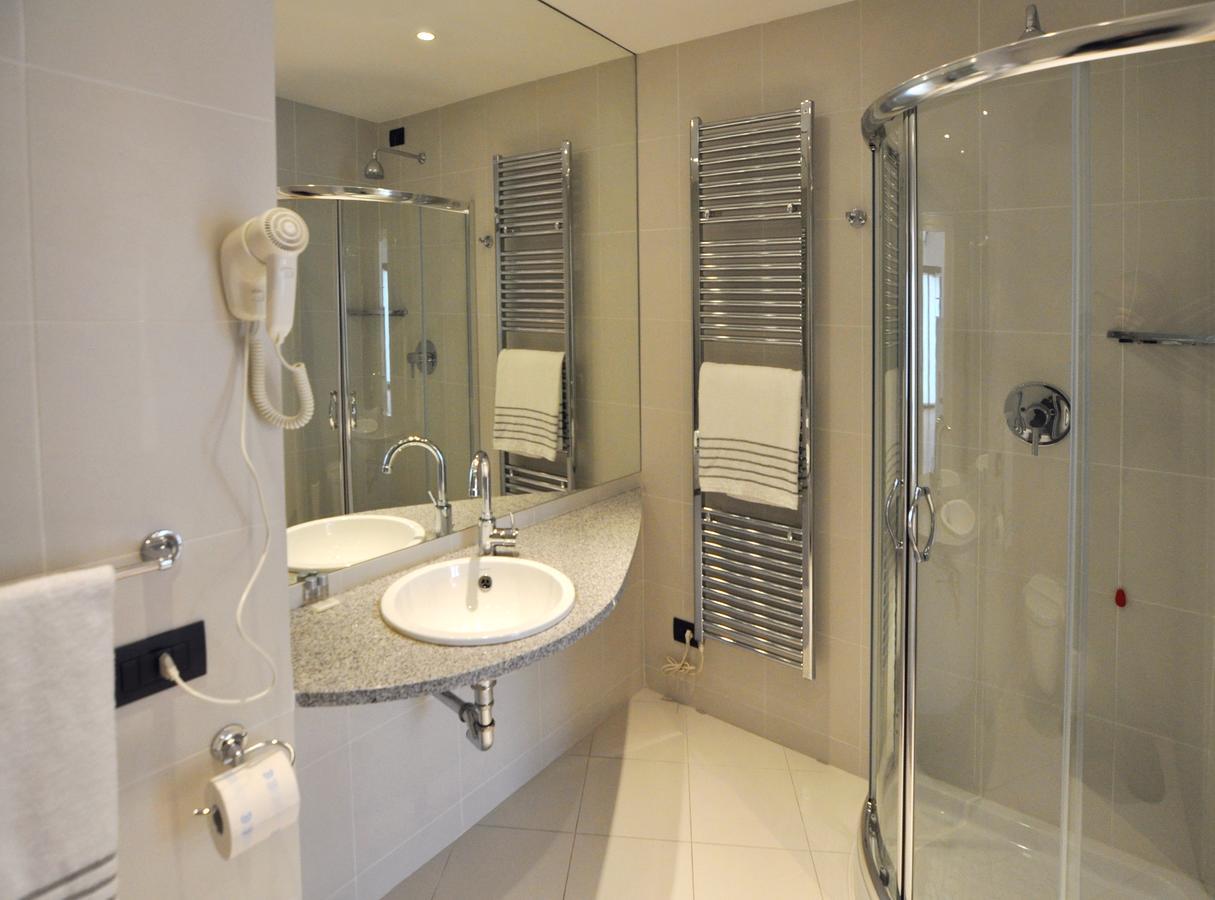 Bb Hotels Aparthotel Isola Милано Екстериор снимка