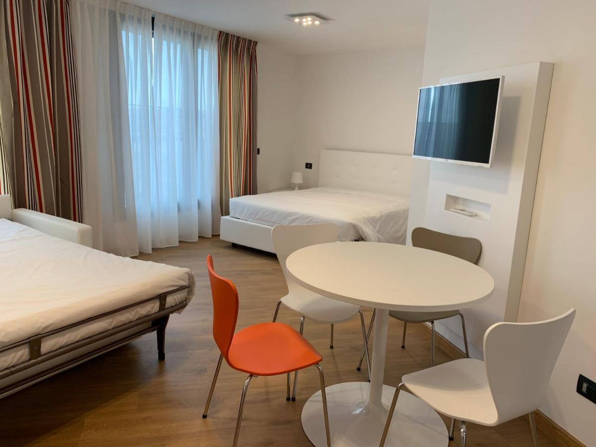 Bb Hotels Aparthotel Isola Милано Екстериор снимка
