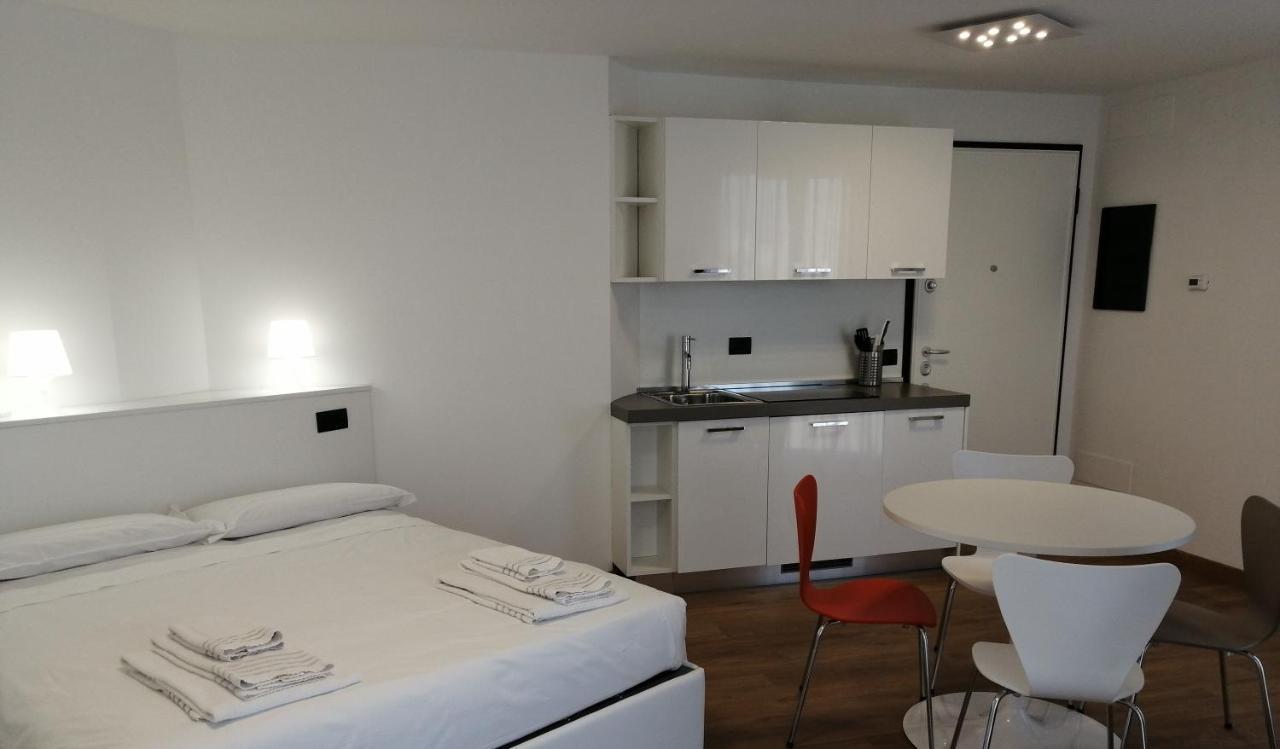 Bb Hotels Aparthotel Isola Милано Екстериор снимка