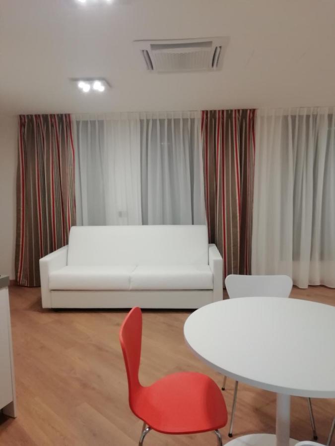 Bb Hotels Aparthotel Isola Милано Екстериор снимка